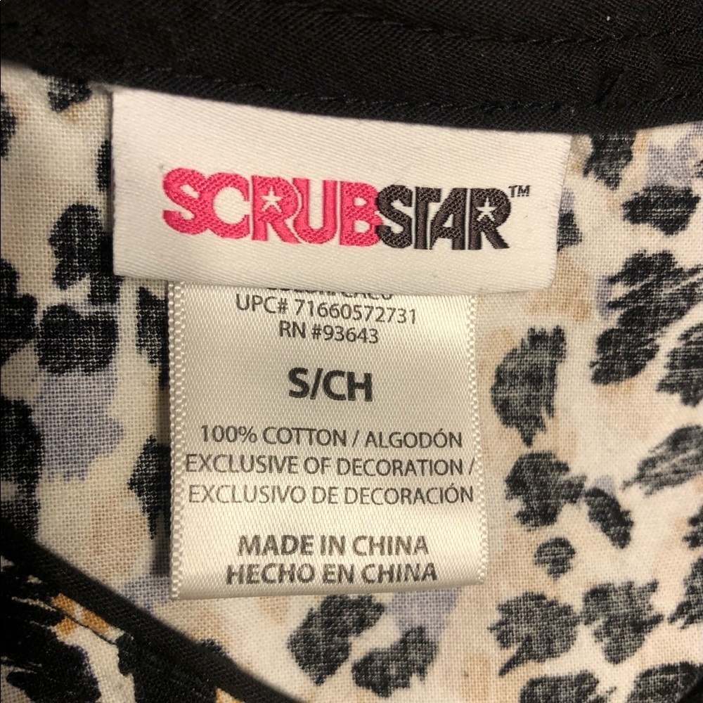 Scrub Star leopard top - Picture 7 of 7